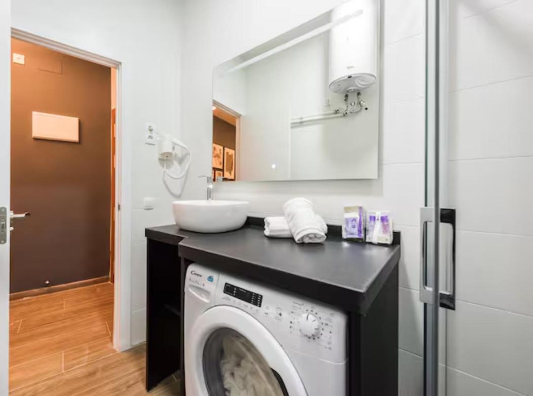 Modern Wterrace-1bedroom 1bathroom-lavapies Appartement